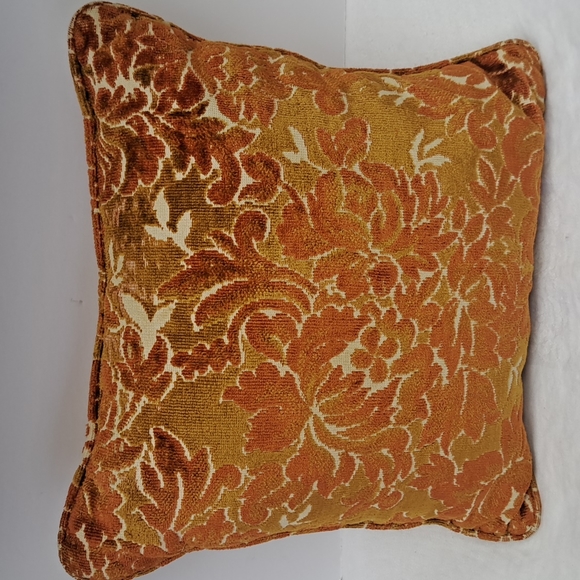 - Vintage 13.5 x 13.5 velvet floral accent pillow - Picture 2 of 5